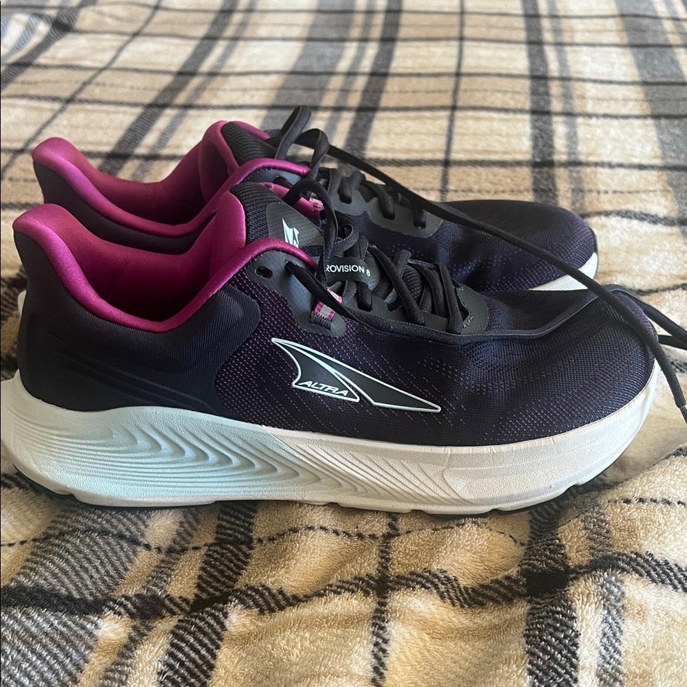 Altra Women's Black and Pink Athletic Shoes